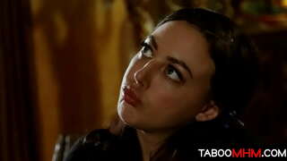 Ojczym pieprzy swoją падчерицу jak nauczyciel, który karze rozwiązłe uczennica