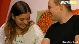 Havaskor evro-Sexy eshak Deutsche xotini tug&#039;yonga ketgan er tomonidan yaxshi fucked oladi