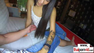 Skinny amatoriale slut asiatico utilizzato da dietro da un BWC